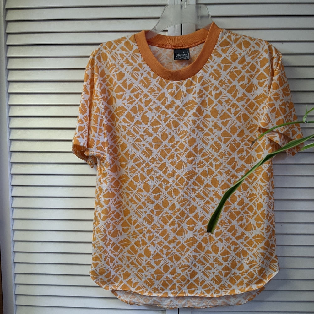 Vintage Le TIGRE Tee Shirt.                         1